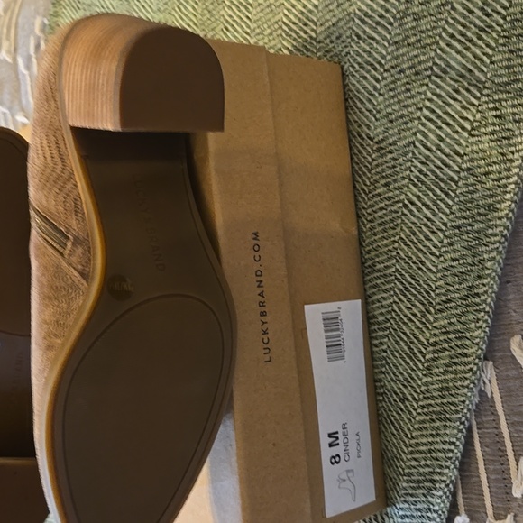 Lucky Brand- Women's Ponic Oil Suede Ankle Booties in Cinder Zip Size,  Size 8M - Picture 6 of 7